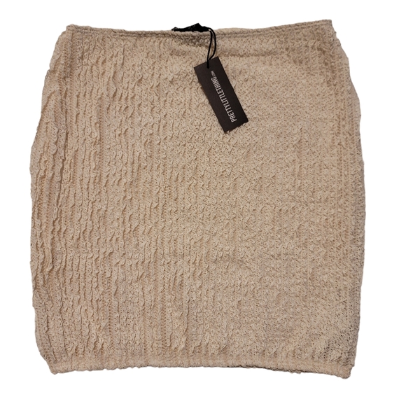 PrettyLittleThing Crinkled Texture Mini Skirt - Picture 2 of 6